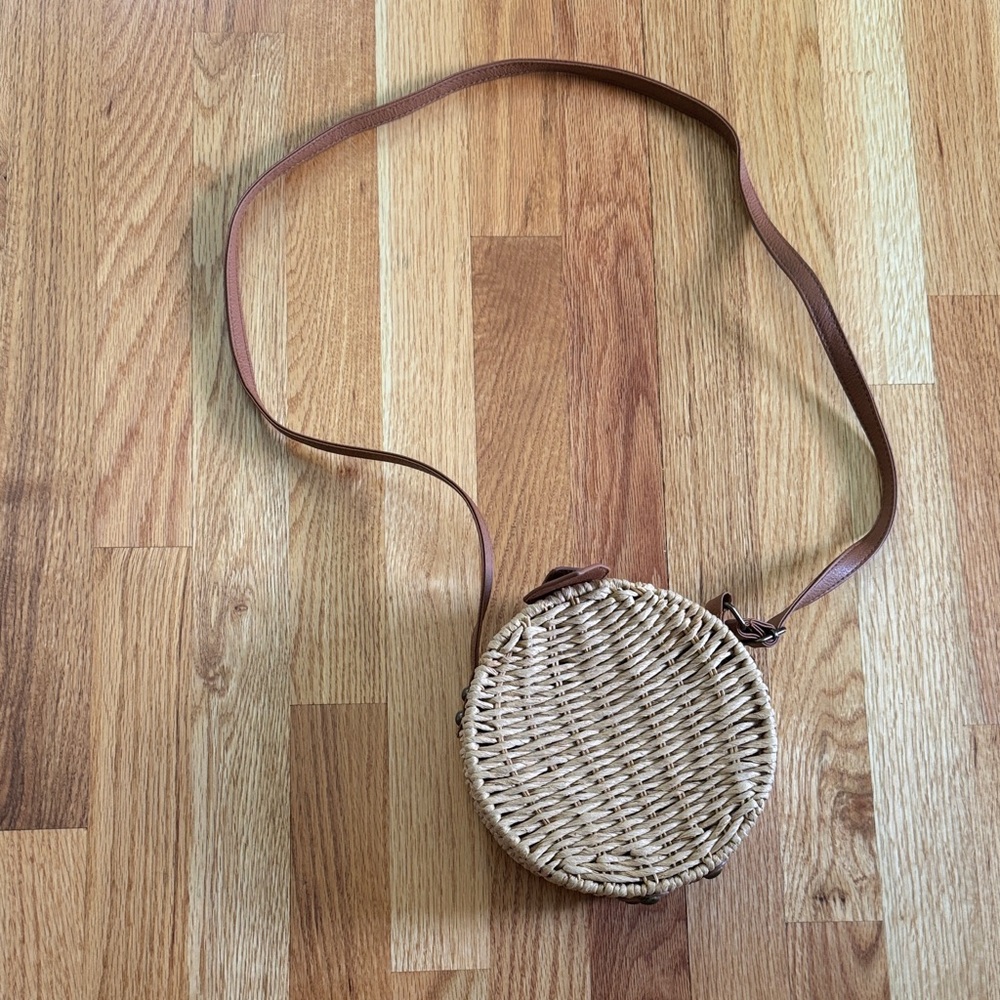 Chic Woven Crossbody Bag - Brown
